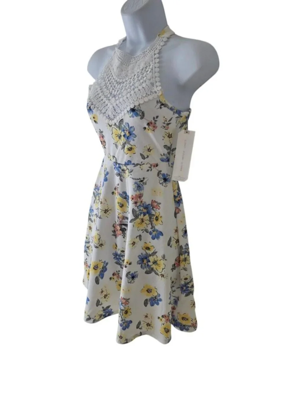 Almost Famous floral